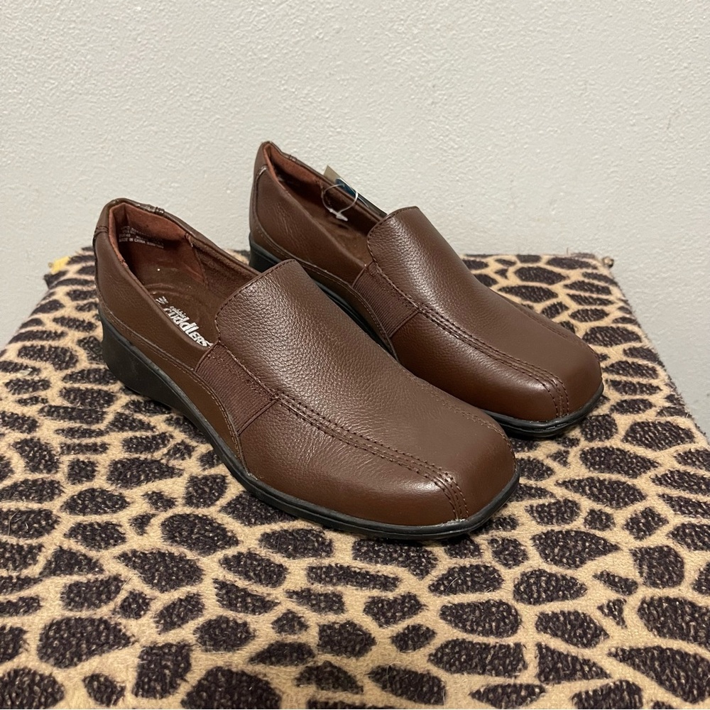Cobbie Cuddlers Slip On Comfort Shoes Brown Leather Wide Width NWT Womens 8W